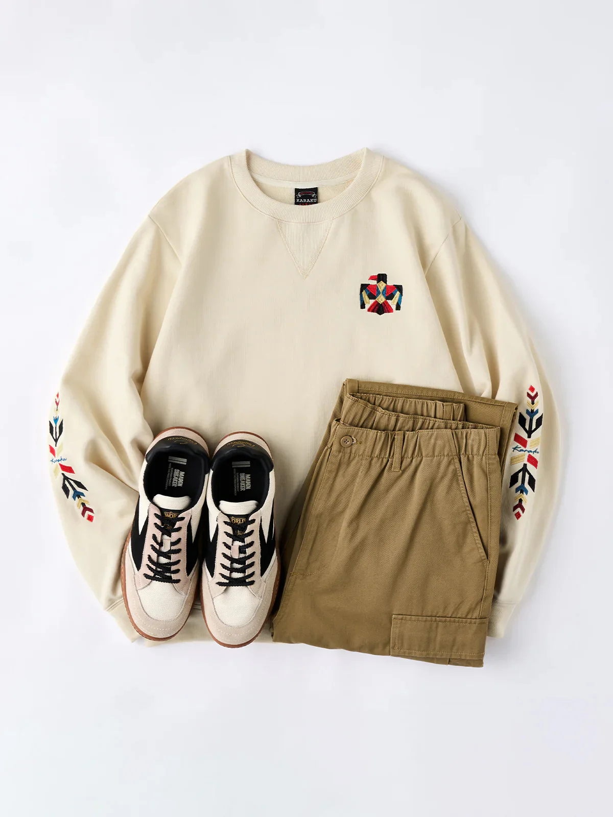 V-Gusset Sweatshirt with Navajo & Thunderbird Embroidery - Image 20